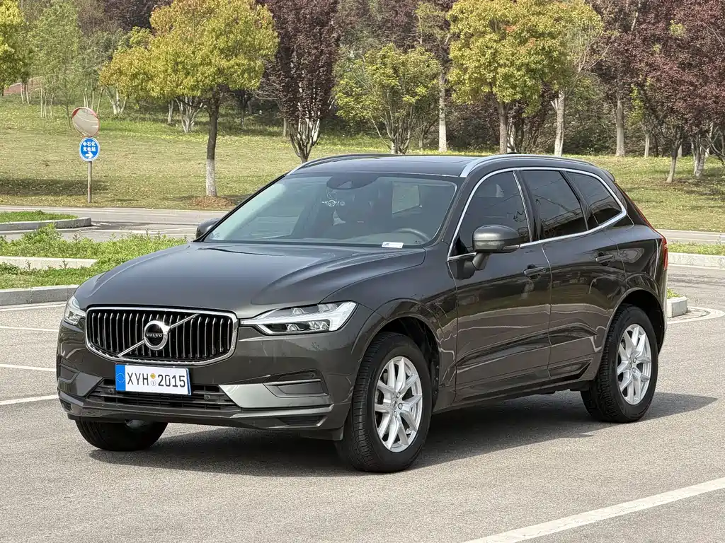 Volvo XC60 2019 — фото 1