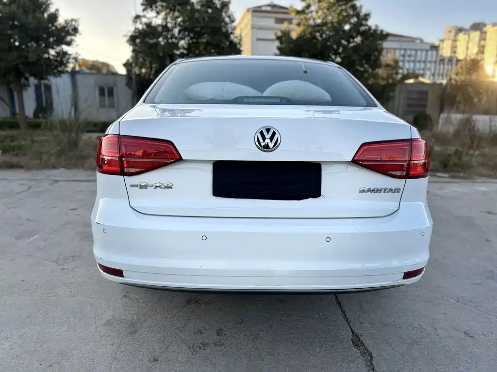 Volkswagen Sagitar 2018
