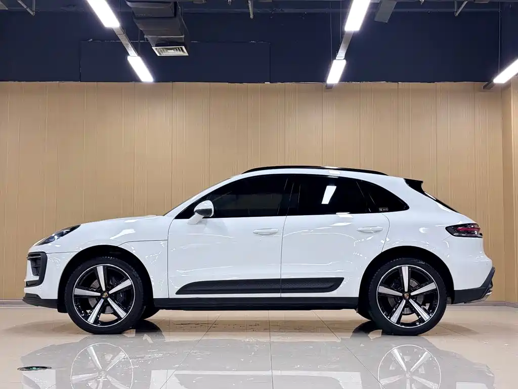 Porsche Macan 2023 — фото 4