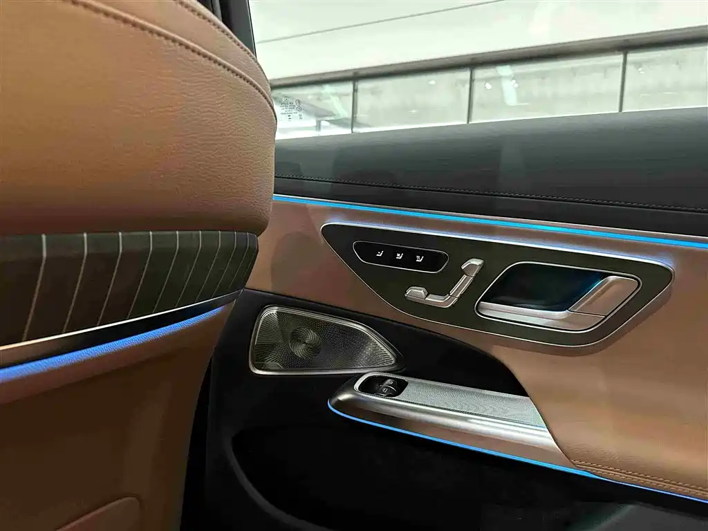 Mercedes-Benz E-Class 2026 — фото 12