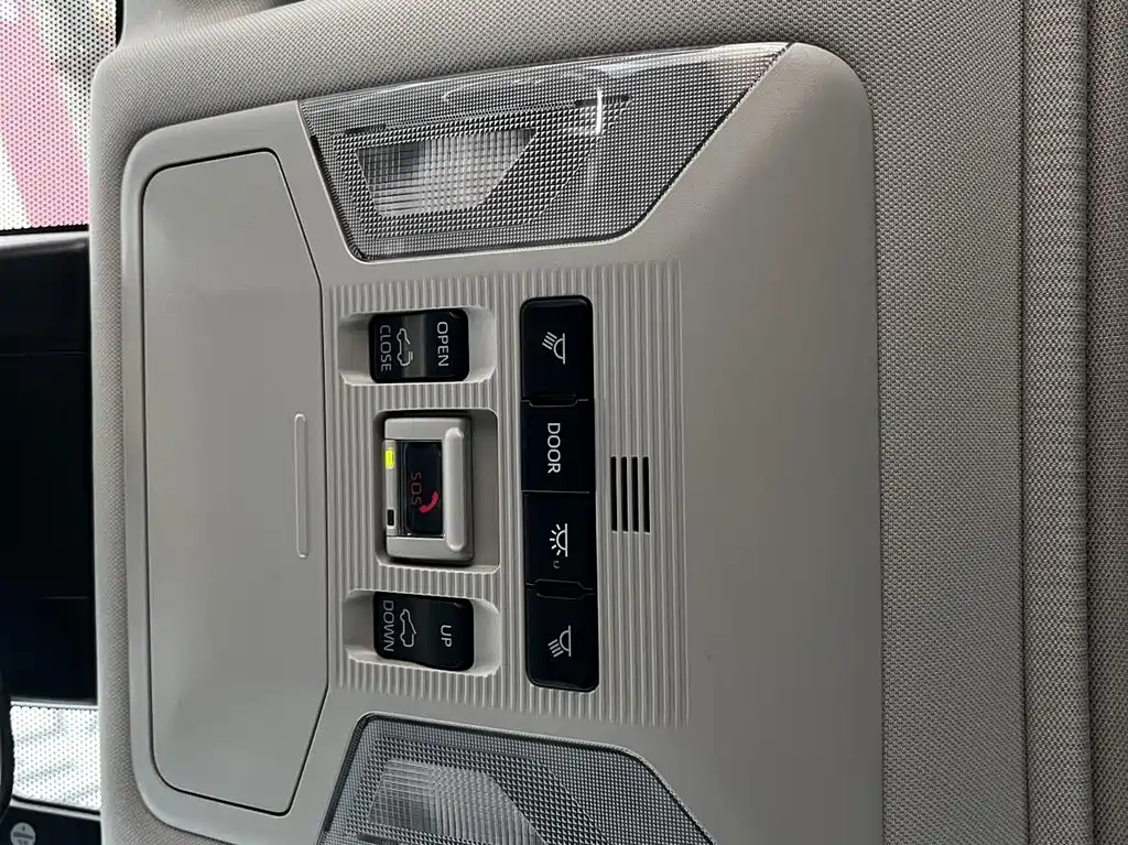 Toyota RAV4 2022 — фото 22