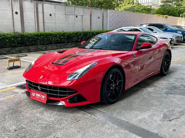 Ferrari F12berlinetta 2013