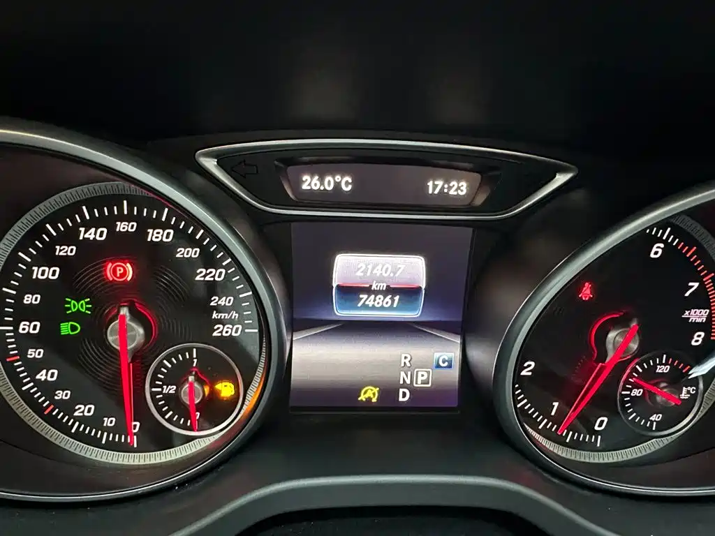 Mercedes-Benz GLA 2017 — фото 22