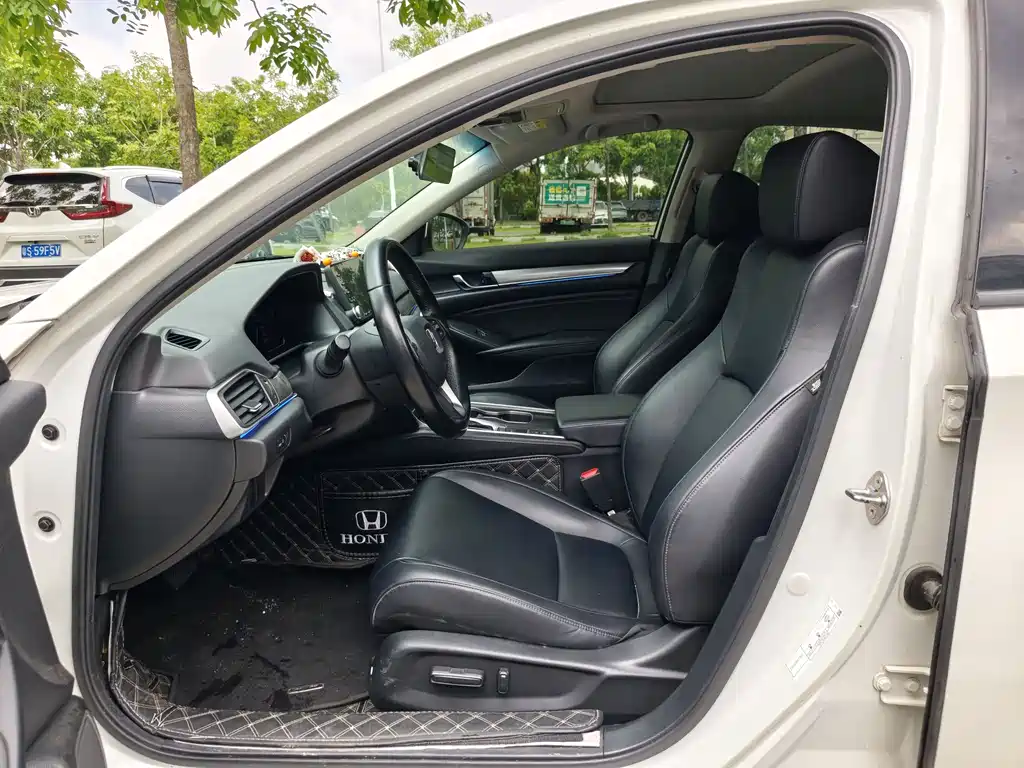 Honda Accord 2020 — фото 13