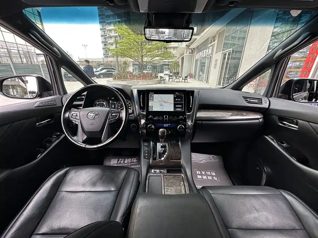 Toyota Vellfire 2021 — фото 17