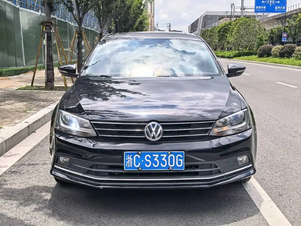 Volkswagen Sagitar 2016