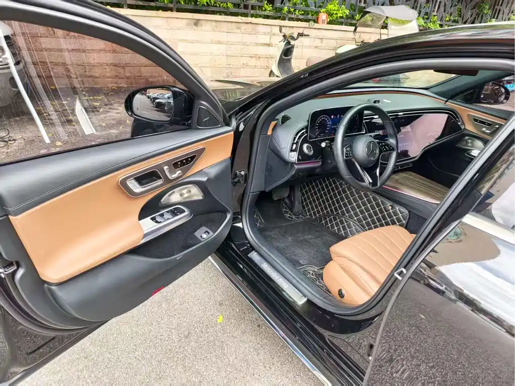 Mercedes-Benz E-Class 2024 — фото 3