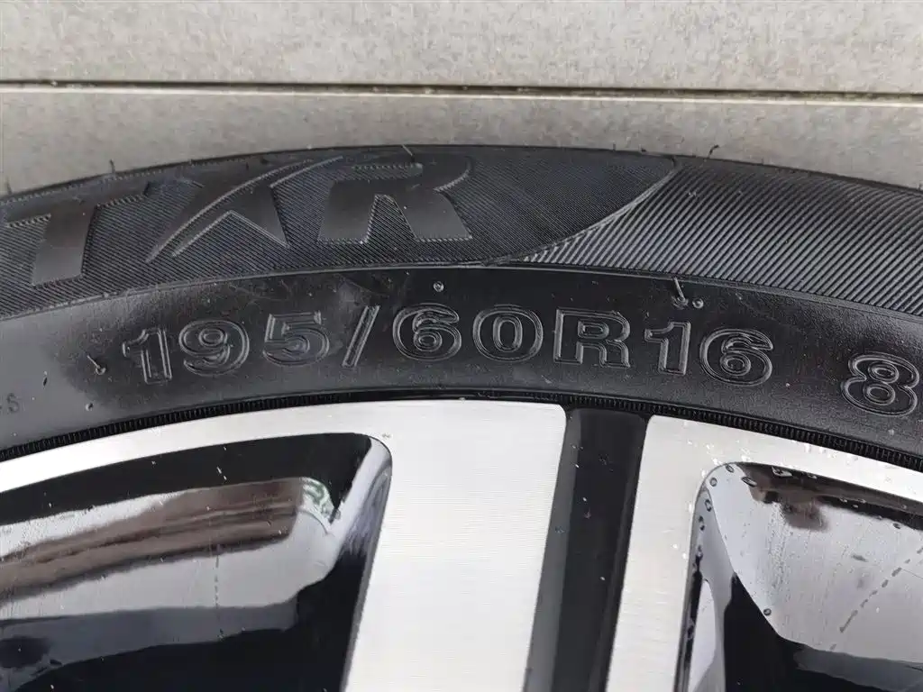 Kia KX1 2018 — фото 24