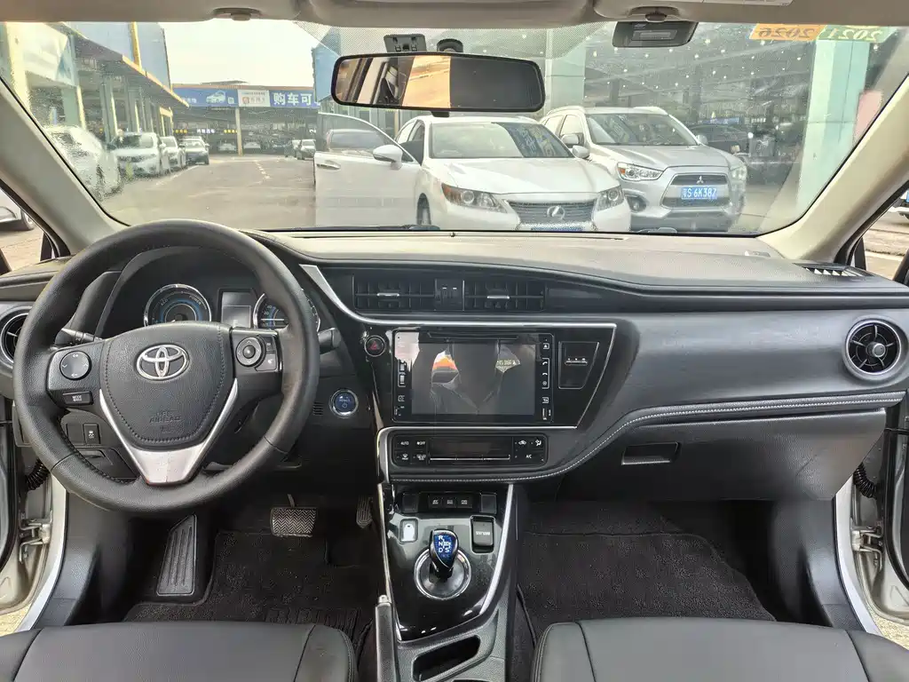 Toyota Corolla 2017 — фото 8
