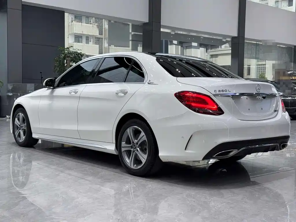 Mercedes-Benz C-Class 2019 — фото 9