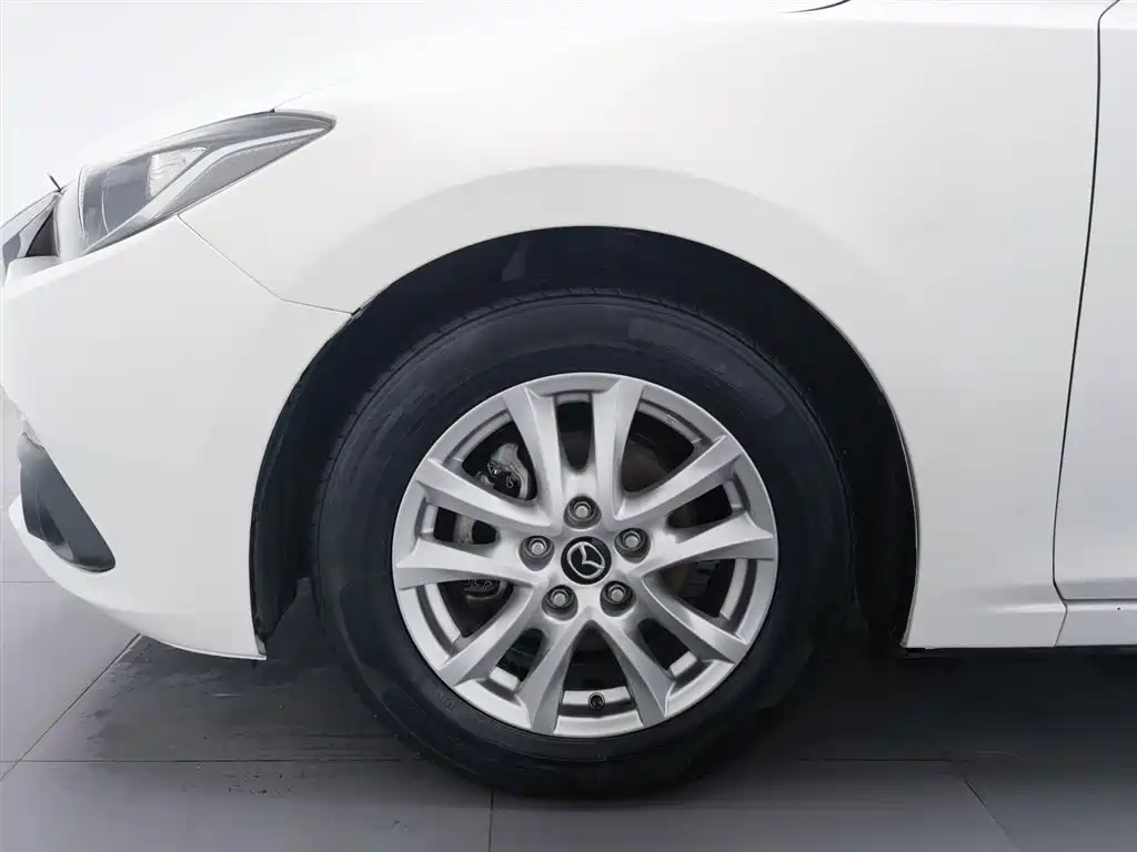 Mazda 3 Axela 2016 — фото 17