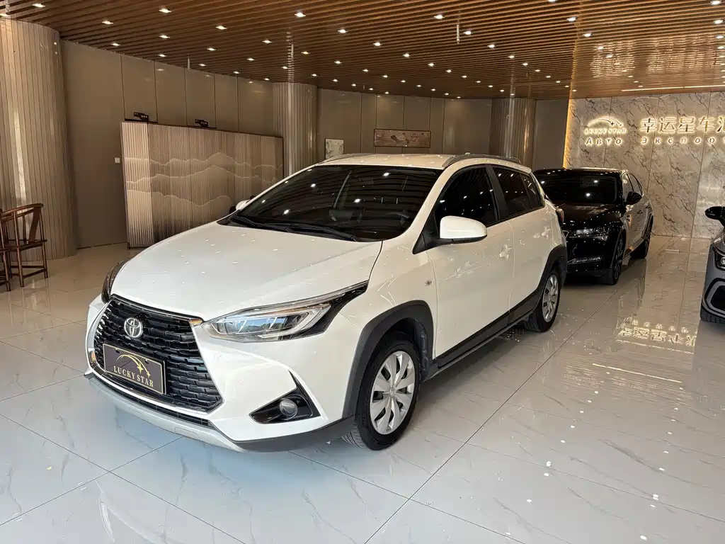 Toyota Yaris L 2022