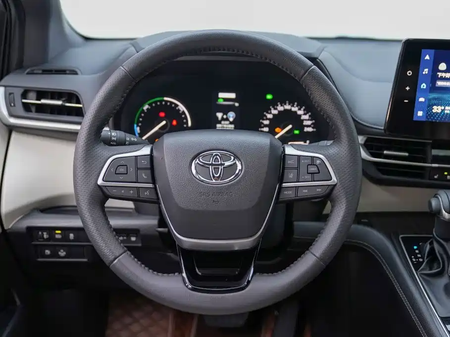 Toyota Sienna 2023 — фото 11