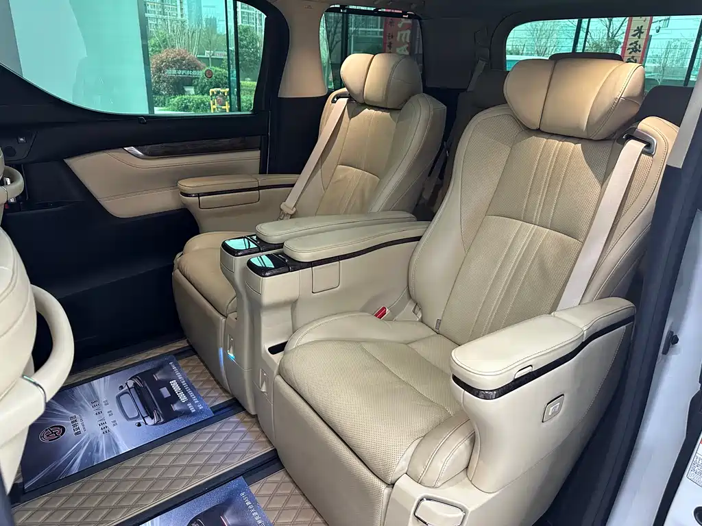 Toyota Vellfire 2021 — фото 19