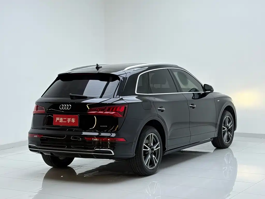 Audi Q5L 2020 — фото 16