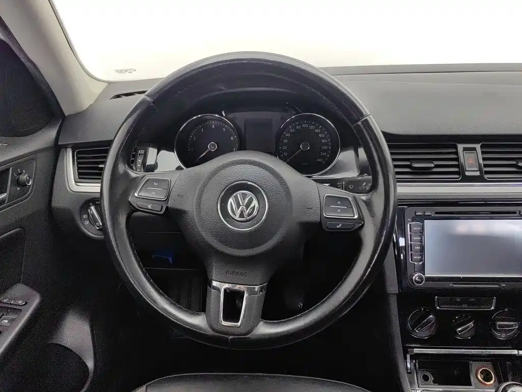 Volkswagen Bora 2015 — фото 11