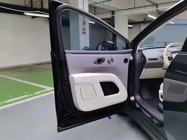 Li Auto i8 2025