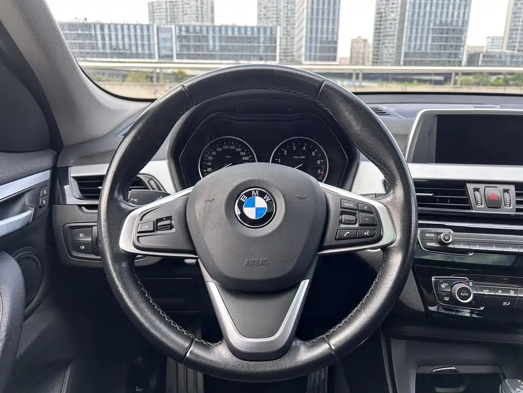 BMW X1 2018 — фото 14