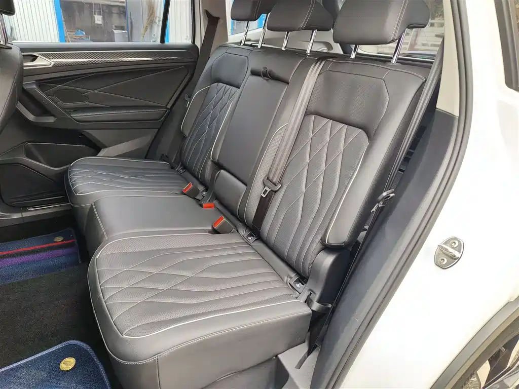 Volkswagen Tiguan L 2023 — фото 17