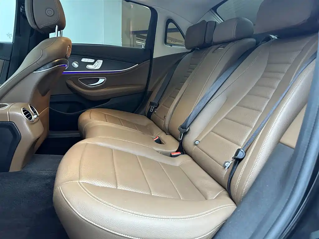 Mercedes-Benz E-Class 2020 — фото 16