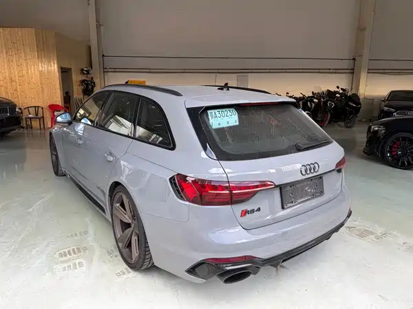 Audi RS 4 2023