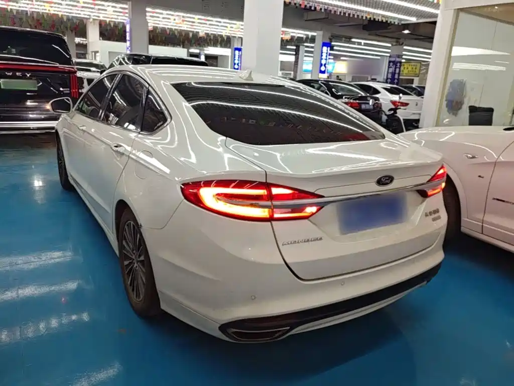 Ford Mondeo 2017 — фото 5