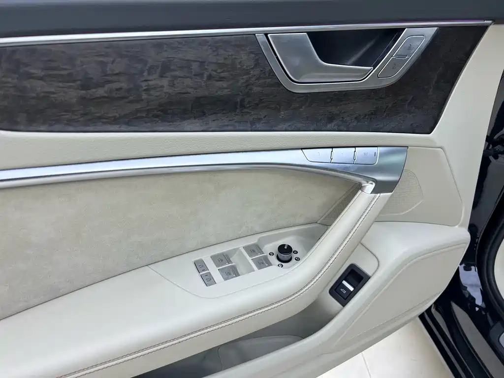 Audi A6L 2022
