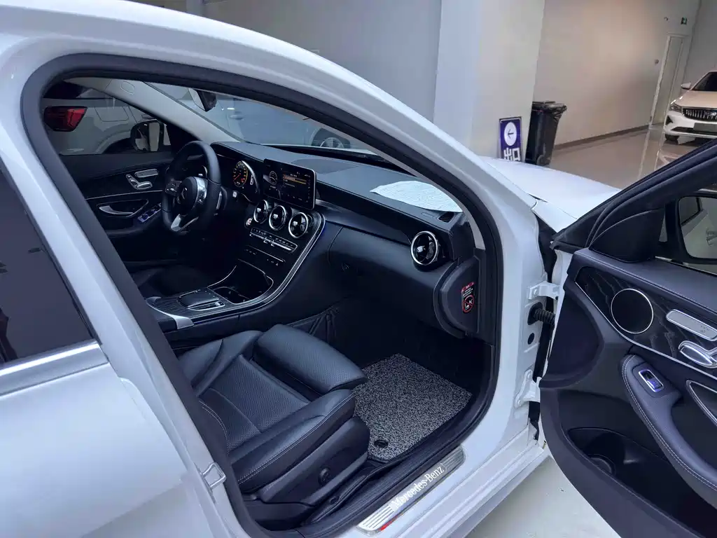 Mercedes-Benz C-Class 2020 — фото 10