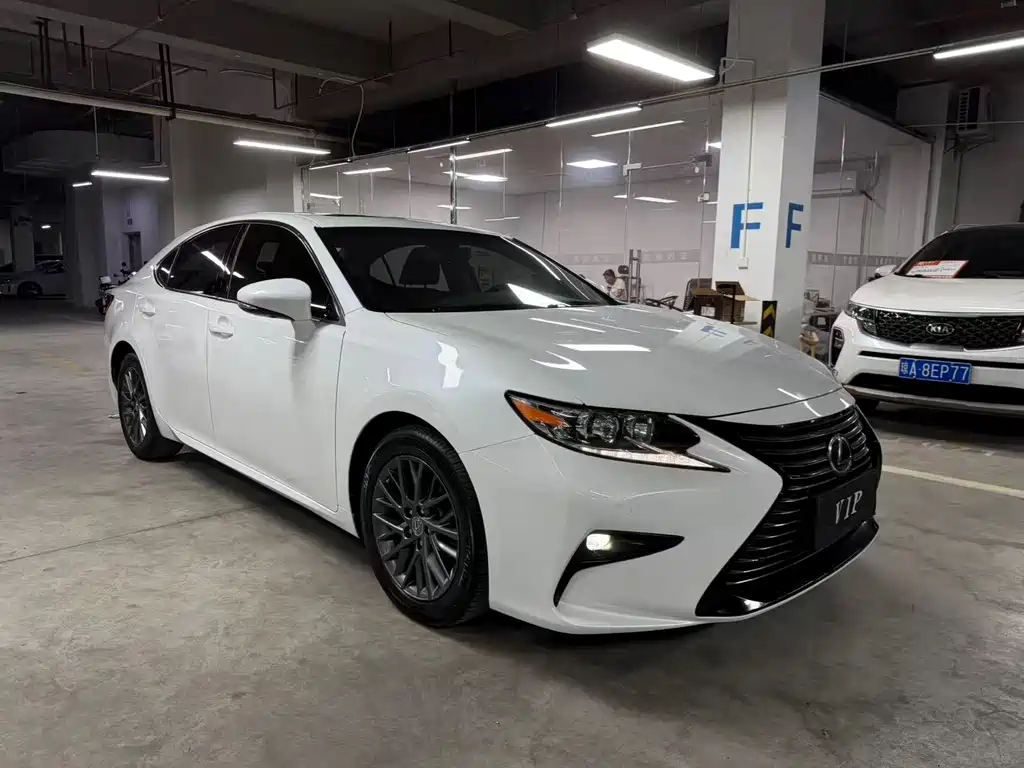 Lexus ES 2017 — фото 3