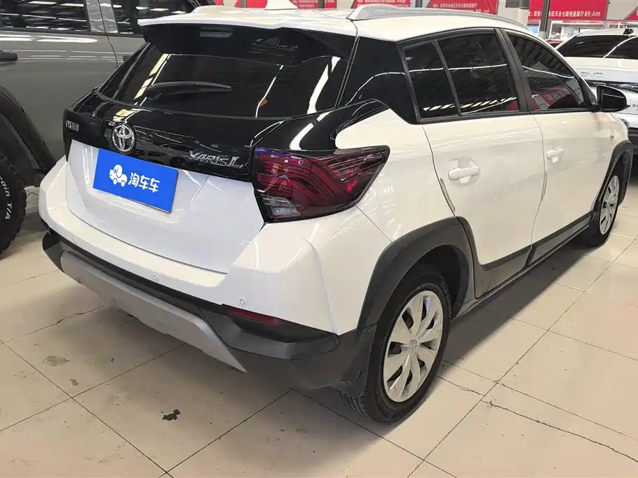 Toyota Yaris L 2021 — фото 3