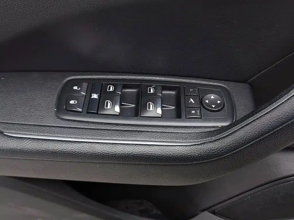 Maserati Levante 2018 — фото 6