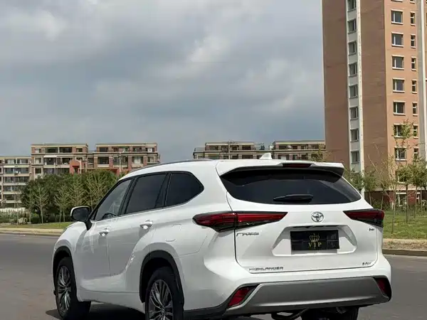 Toyota Highlander 2025