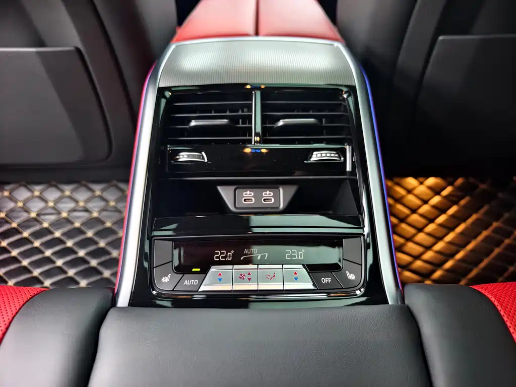 BMW 8 Series 2021 — фото 10
