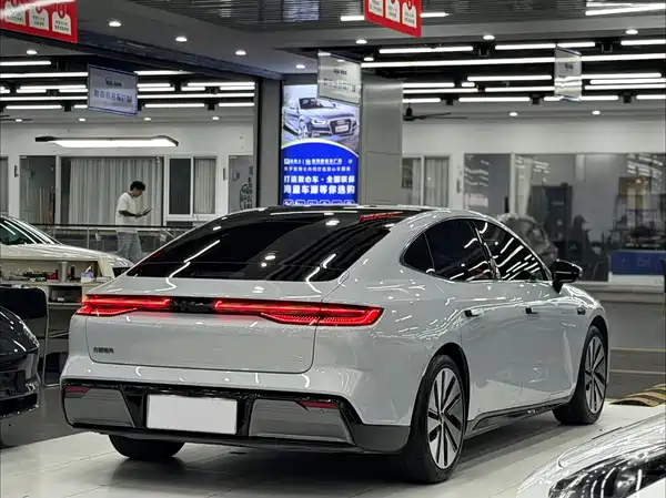 Geely Galaxy E8 2024