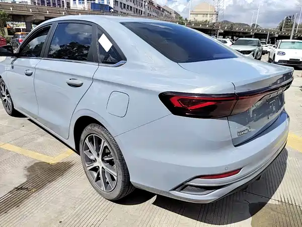 Geely Emgrand 2023