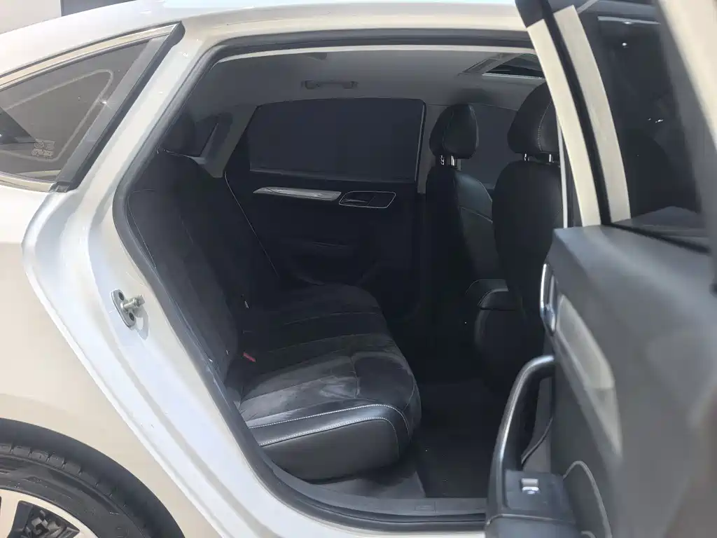 Roewe i6 New Energy 2021 — фото 10
