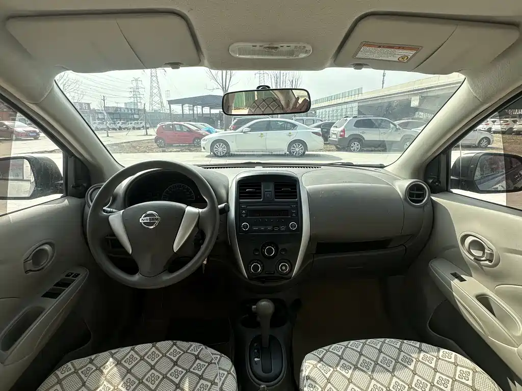 Nissan Sunny 2015 — фото 8