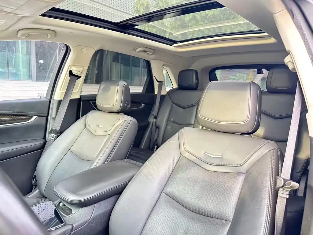 Cadillac XT5 2018 — фото 11