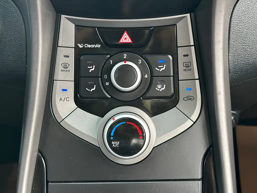 Hyundai Elantra Langdong 2016 — фото 25