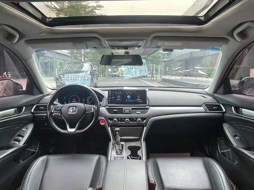 Honda Accord 2022 — фото 13