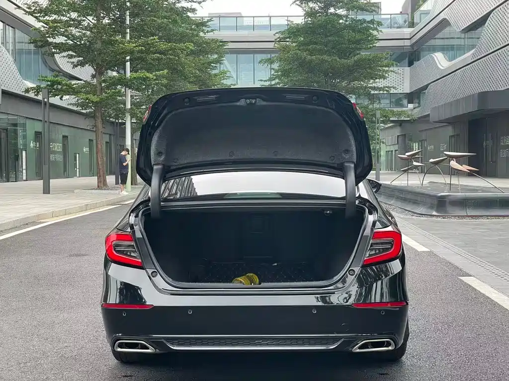 Honda Accord 2022 — фото 15