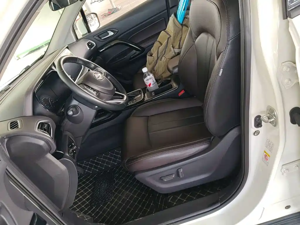 GAC Trumpchi GS4 2018 — фото 15