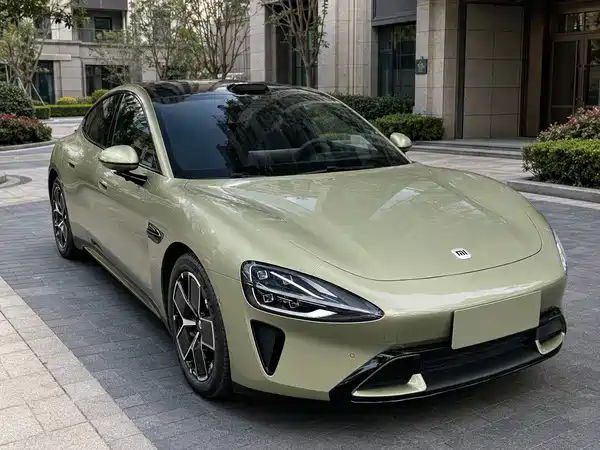Xiaomi SU7 2024