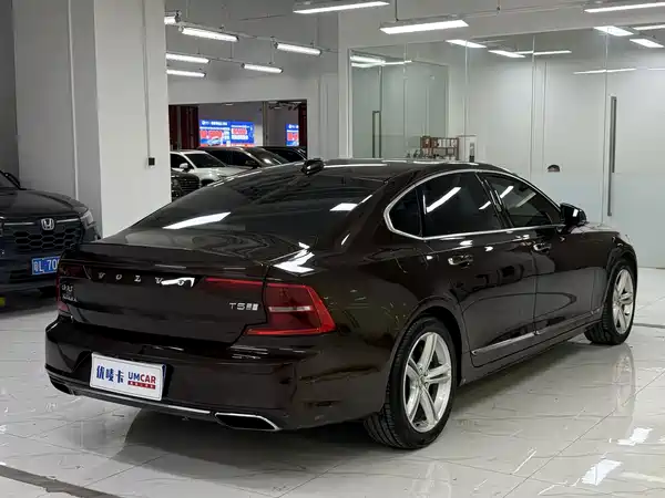 Volvo S90 2019