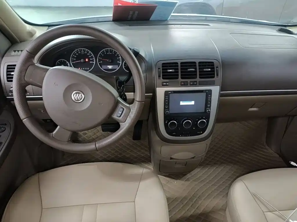 Buick GL8 2015 — фото 10