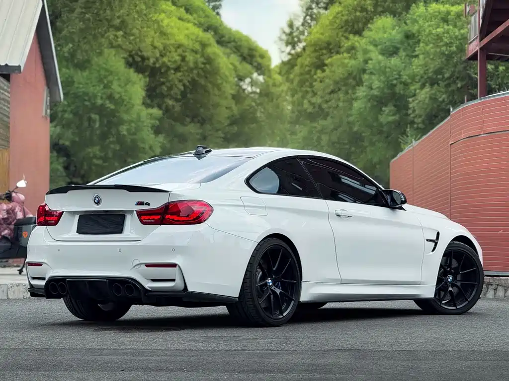 BMW M4 2016 — фото 19