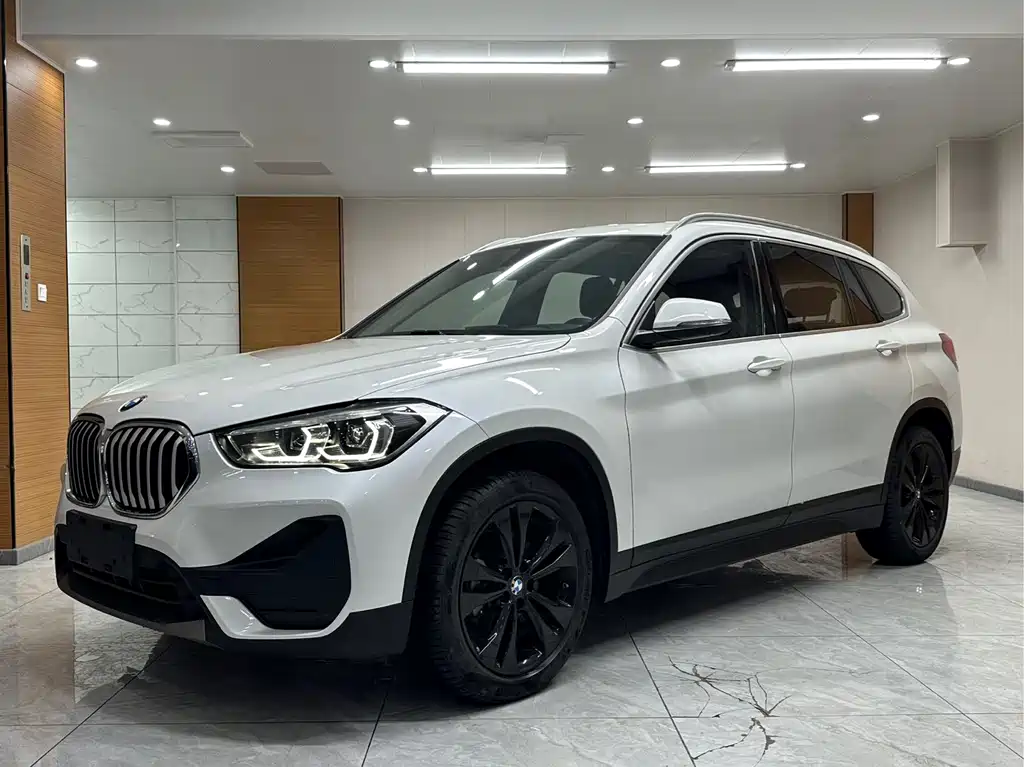 BMW X1 2021 — фото 1