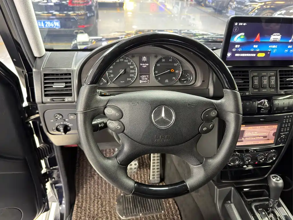 Mercedes-Benz G-Class 2011 — фото 13