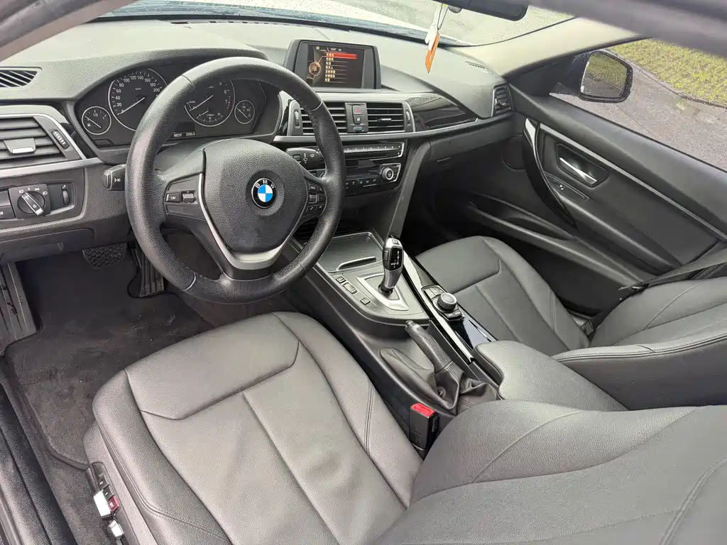 BMW 3 Series 2017 — фото 8