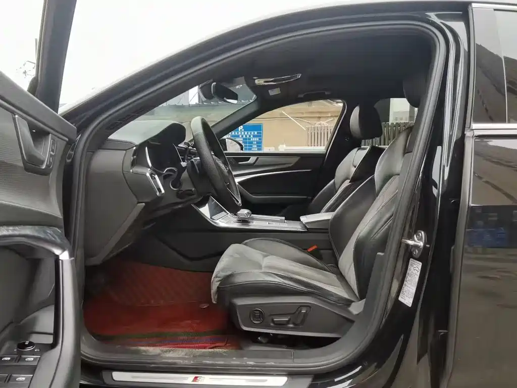 Audi A6L 2022